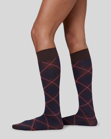 250210_26_BLANK_Franka_BLANK_Check_BLANK_Knee-highs_BLANK_Dark_BLANK_Brown_445